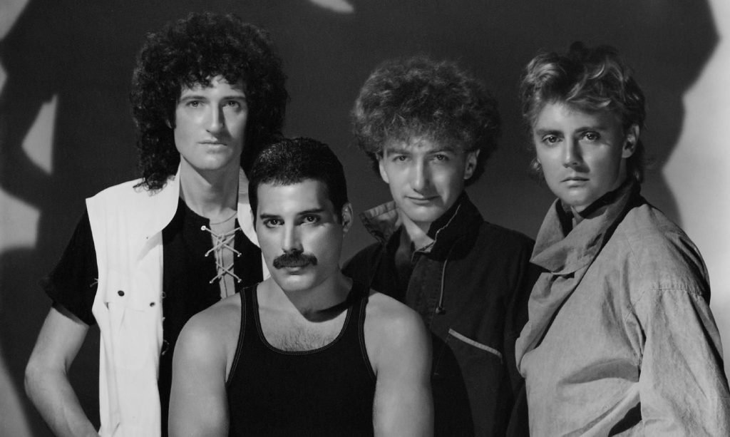 Somebody To Love
    
    
    
    
    
        
        
            Queen