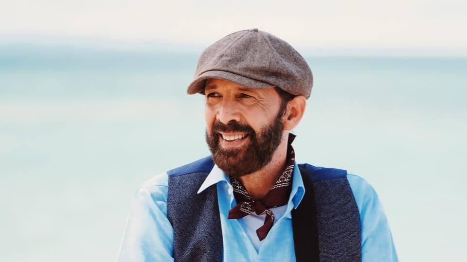 Frío, Frío
    
    
    
    
    
        
        
            Juan Luis Guerra 4.40