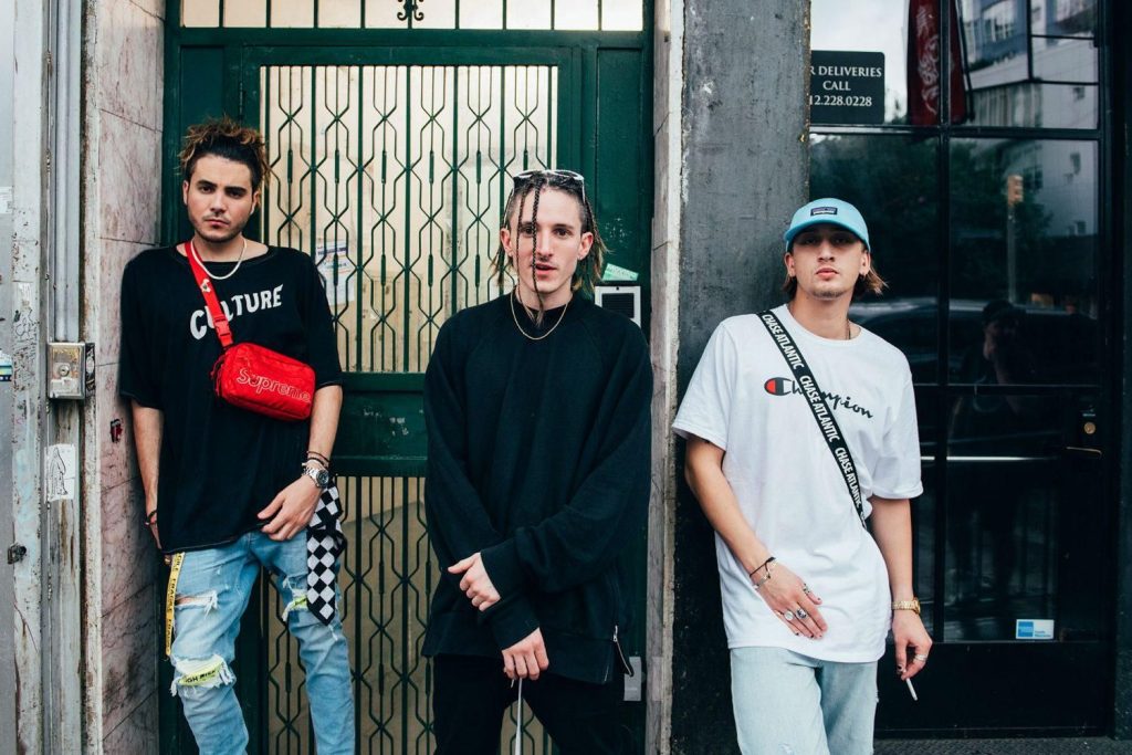 Friends
    
    
    
    
    
        
        
            Chase Atlantic