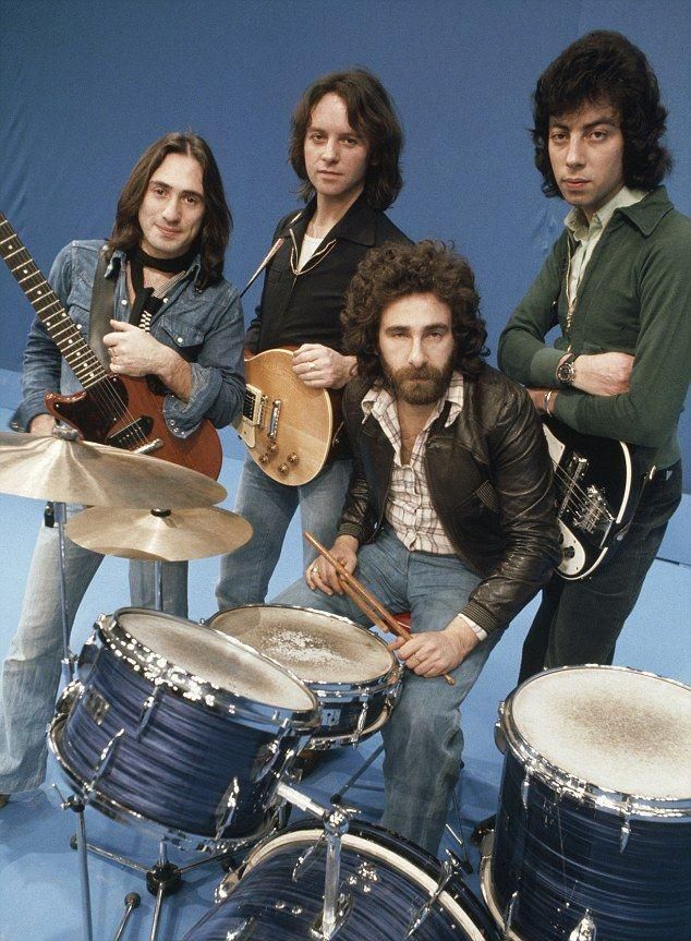 I’m Not In Love
    
    
    
    
    
        
        
            10cc