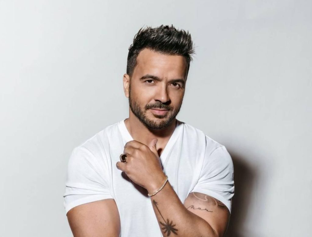 Llegaste Tú (part. Juan Luis Guerra)
    
    
    
    
    
        
        
            Luis Fonsi