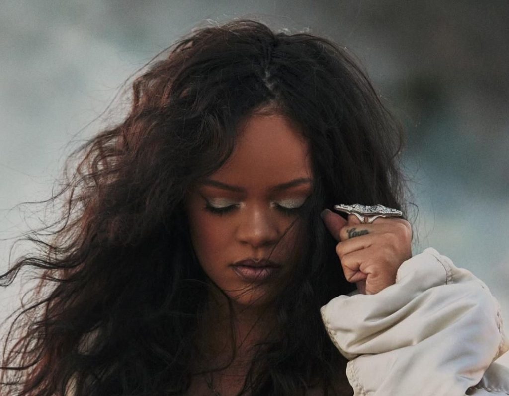 Love On The Brain
    
    
    
    
    
        
        
            Rihanna