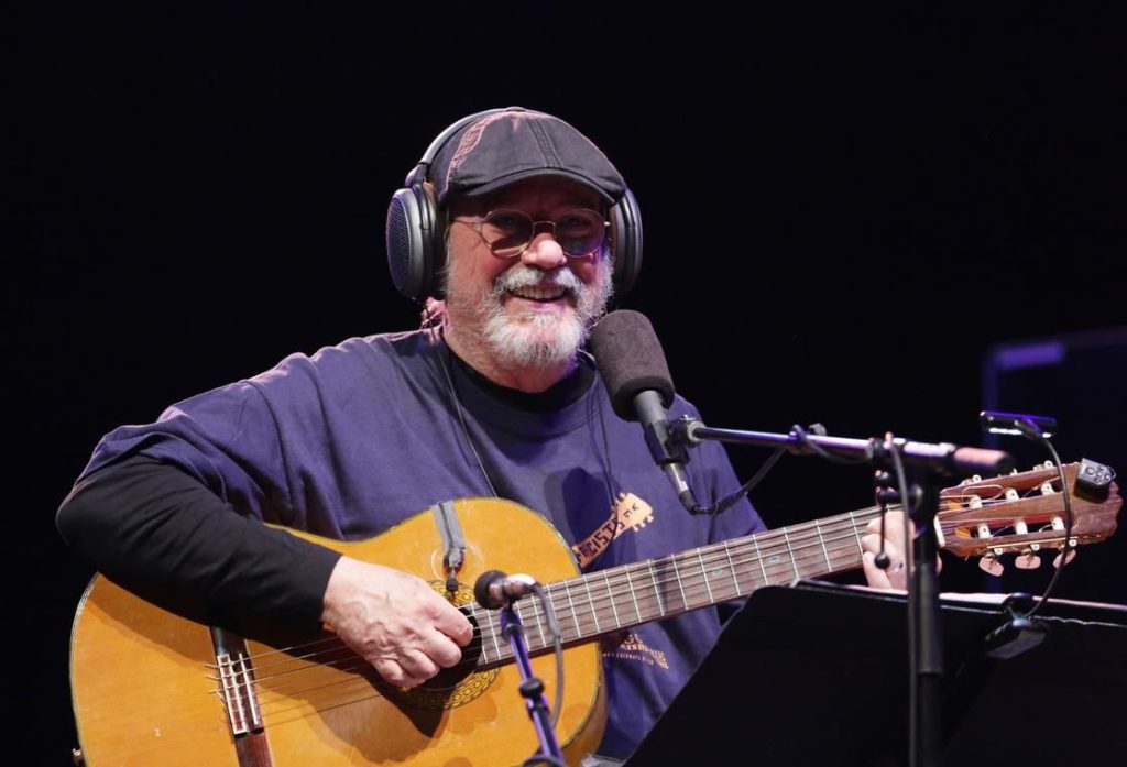 Óleo de Una Mujer Con Sombrero
    
    
    
    
    
        
        
            Silvio Rodriguez